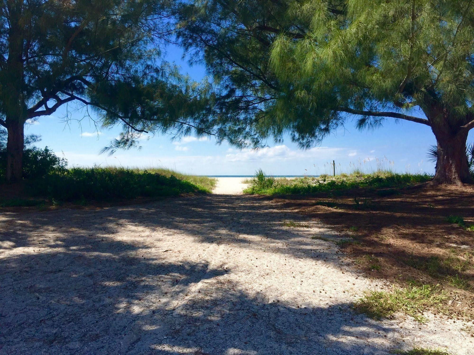 The Molloy - Treasure Island Suites & Cottages St. Pete Beach Zewnętrze zdjęcie